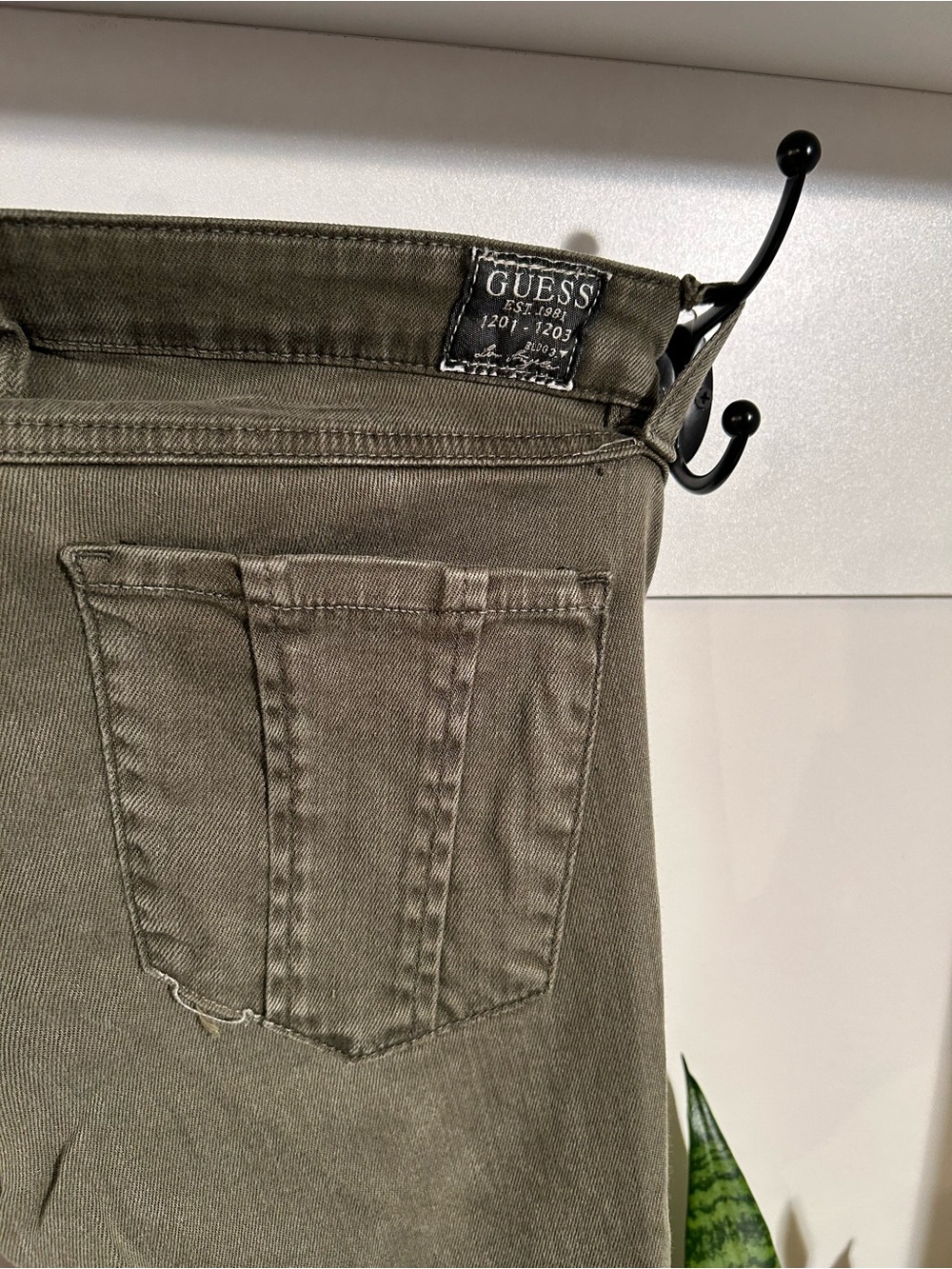Guess Vintage Olive Green Cargo Skinny Pants with Zipper Details Rare - Picture 7 of 8